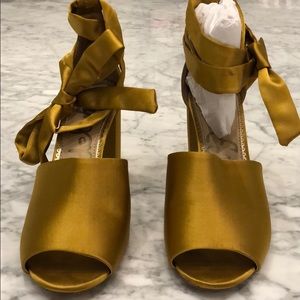Sam Edelman yellow/gold block heel peep toe.